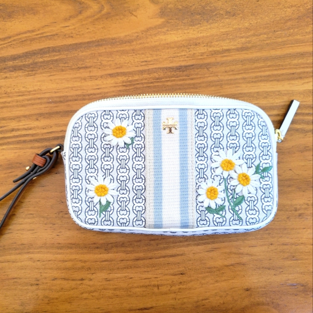 Tori Burch Gemini Link Wristlet Wallet Daisy Embel